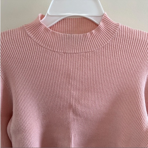 Brandy Melville Brett Turtleneck Top - Picture 7 of 12